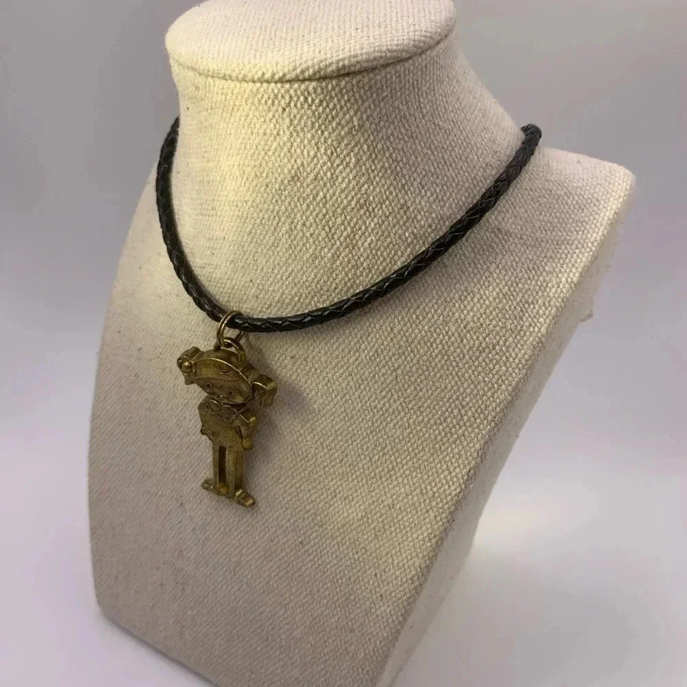 Gold  tone little girl pendant - Picture 2 of 5